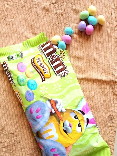 Snapdishの料理写真:m&m's Peanut のイースターバージョン|スカポンタスさん