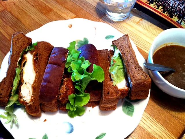 チキンカツカレーサンド|あやきちさん