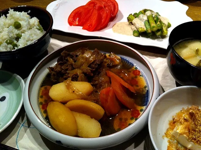 肉じゃが   アスパラ&トマト   冷奴  ピースご飯  麩とワカメの味噌汁|高田恵子さん