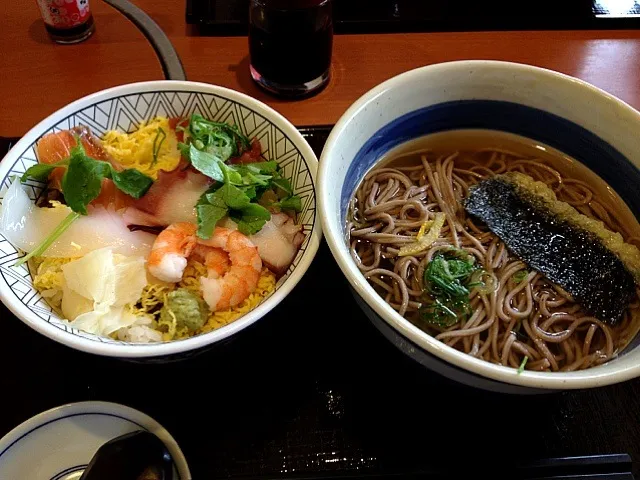 日替り海鮮丼|すかラインさん