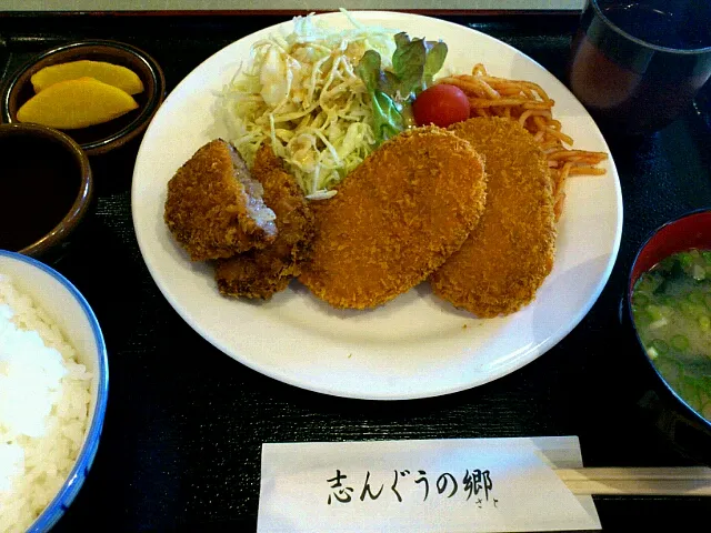 Snapdishの料理写真:コロッケ定食|Tatsuyaさん