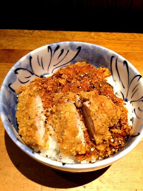 カリカリチキンカレー丼|前田 タカシさん