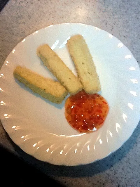 tofu fries and sweet chili dipping sauce|Kirsten Adachiさん