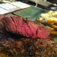 Grilled Rib-eye Steak with lightly grilled yellow Zuchinni|Tangさん