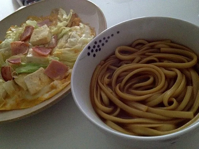 Snapdishの料理写真:八丁味噌煮込みカレーうどん,残り物チャンプルー|まこさん