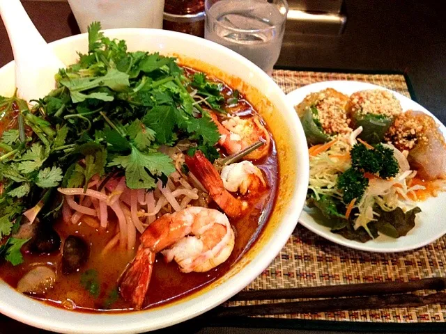 Snapdishの料理写真:トムヤムクンラーメン|ゅきゅきさん