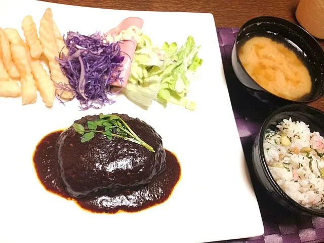 枝豆ご飯とハンバーグ|いっちゃんさん