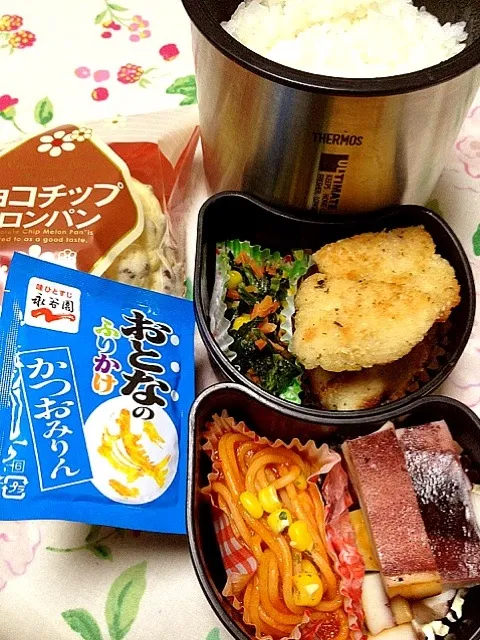 高３バレーボール部員の本日のお弁当は、手抜き。(^_^;)  #お弁当 #弁当|Takashi H.さん