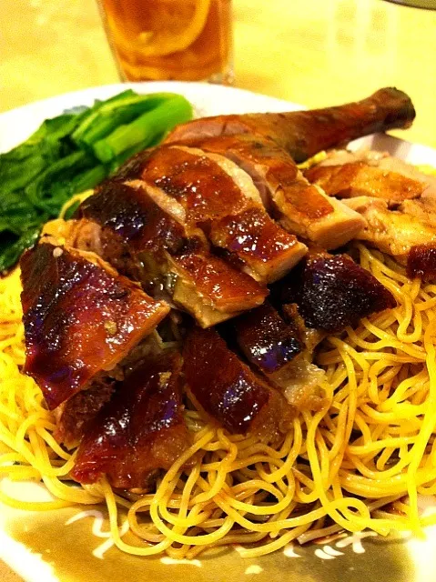 Roasted Duck Leg Noodles|PrinceTonyさん