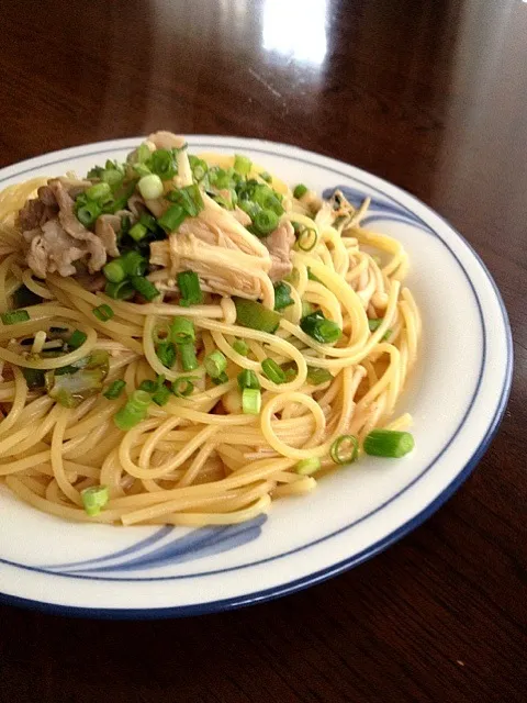 豚肉とえのき、ネギのパスタポン酢風味|まりなさん