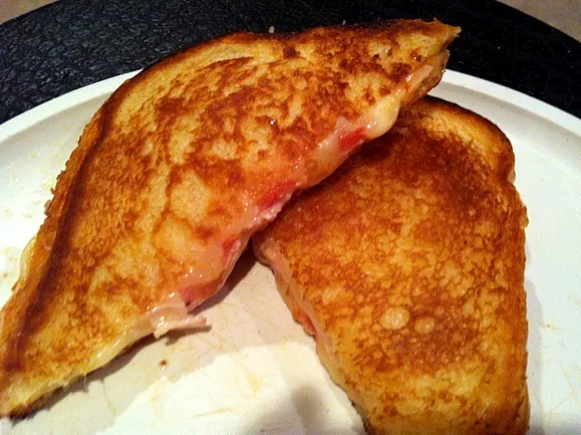 grilled munster cheese with turkey and tomatoes|Samanthaさん