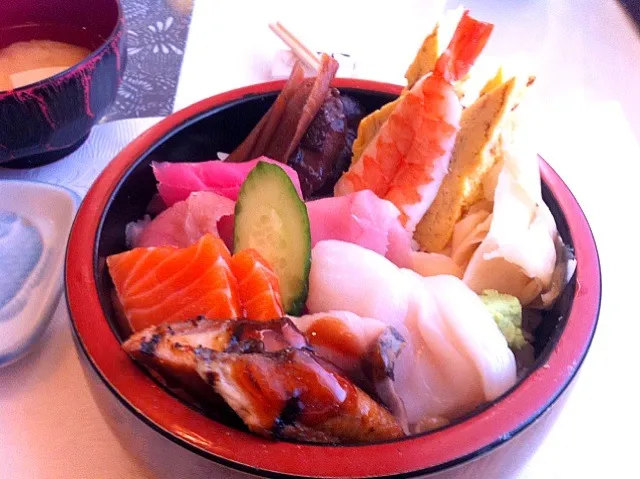 Snapdishの料理写真:chirashi|Tiffany Chenさん