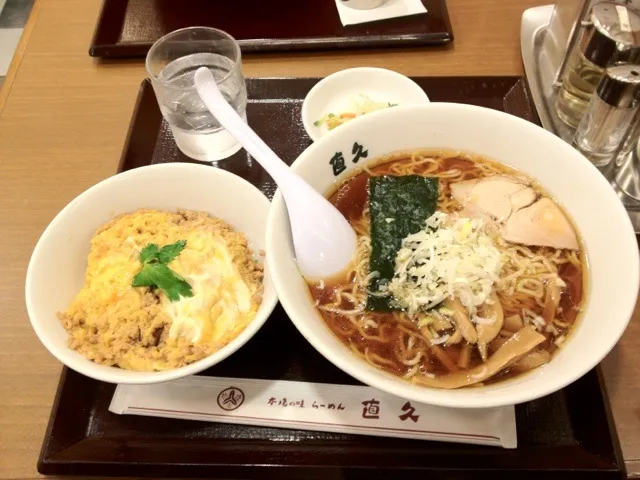 ラーメン・そぼろ丼セット|おっちさん