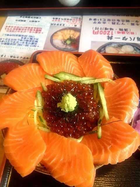 サーモン海鮮丼|あつこさん