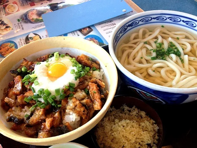 うなとろたま丼とあったかいおうどん|理紗さん