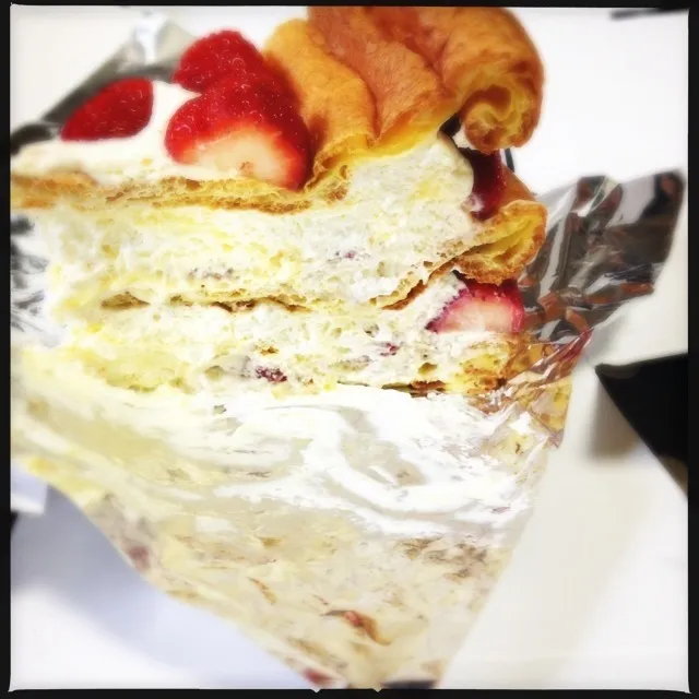 Snapdishの料理写真:strawberry mille fuille|Ninnet Ongartthawornさん