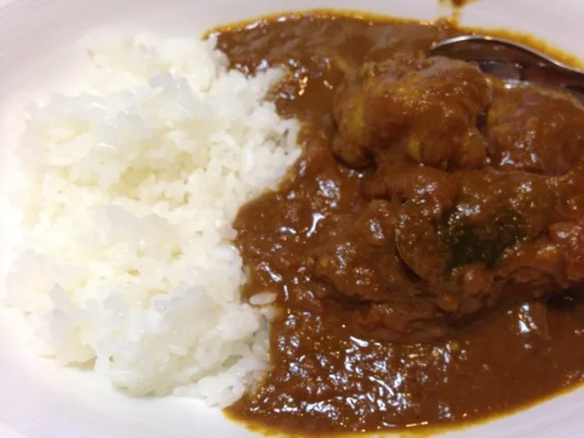 メインはチキンカレーで|Yoshiyuki Utsuさん