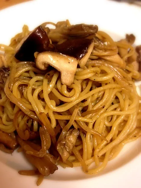 焼きそば麺を焼肉のたれで炒めました|ななみさん