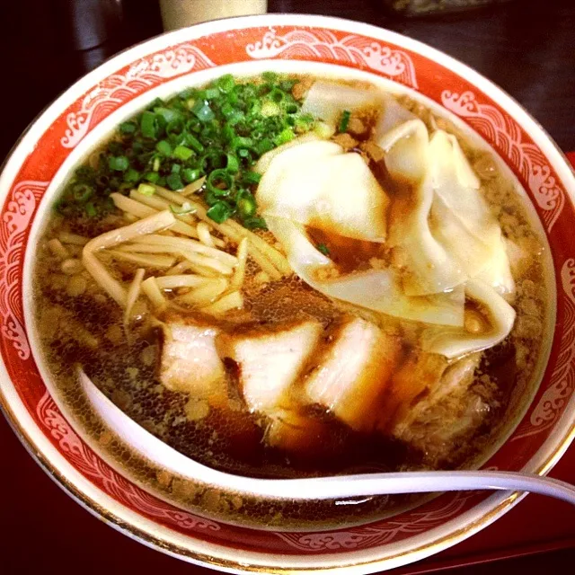 Snapdishの料理写真:ワンタン麺|Atsushi Kihiraさん