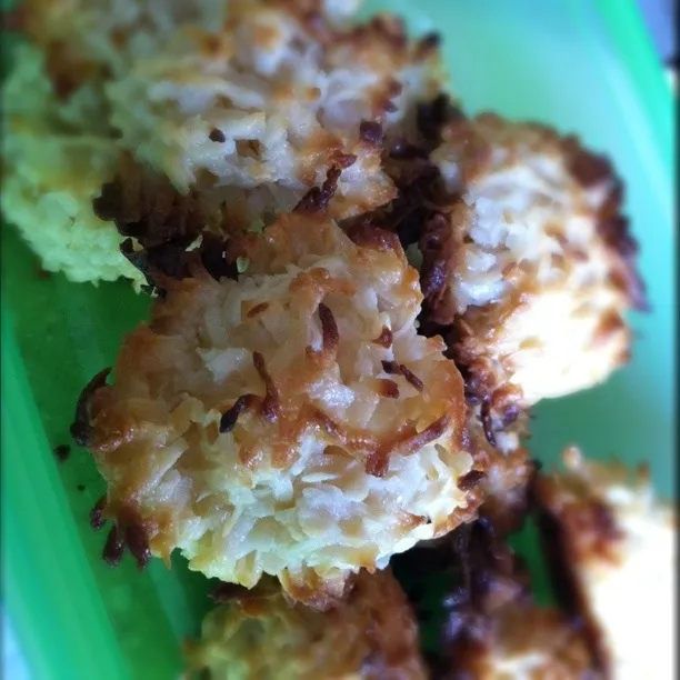 Snapdishの料理写真:Coconut Macaroon|crystalさん