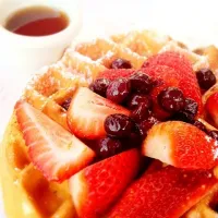 sweet waffle with berry topping|myronさん