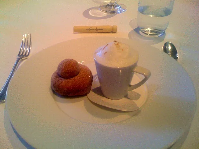 French Laundry donuts & coffee|lisa irwinさん