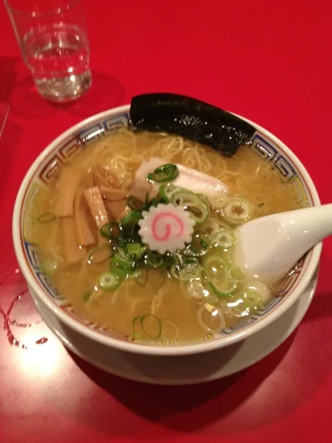 Snapdishの料理写真:かもめ食堂の潮ラーメン|hijikinさん