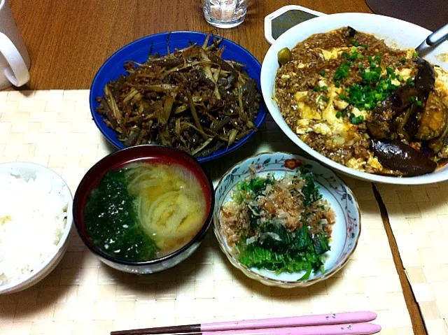 麻婆茄子豆腐、きんぴらミンチごぼう、三つ葉のおひたし、お味噌汁。|Angie44さん