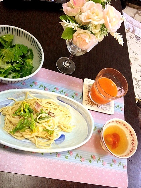 菜の花 ベーコンパスタ トマト入りコンソメスープ セロリとタマネギのサラダ レモン ナンプラーのサッパリエスニック風ドレッシング 沙織 Snapdish スナップディッシュ Id Aueyo