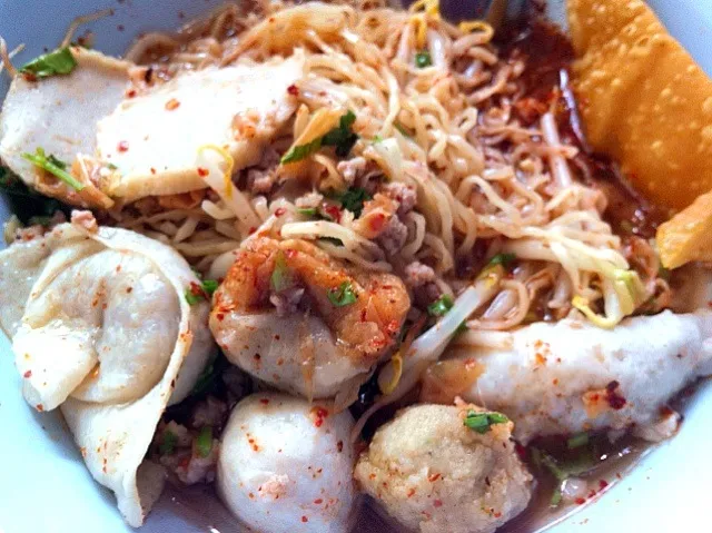 Egg noodle tomyum|Issara. 🍴さん