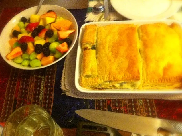 spinach pie and fruit salad|Tracey Northcottさん