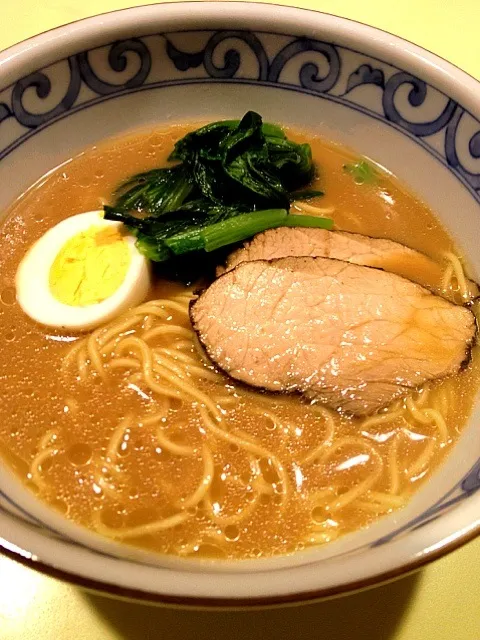 お家ラーメン！豚骨醤油(日清のラーメン屋さん)|のぶコさん