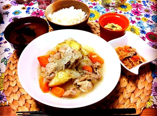 Snapdishの料理写真:塩肉じゃが、切り干し大根、カレーマカロニサラダ|Kaori Takedaさん