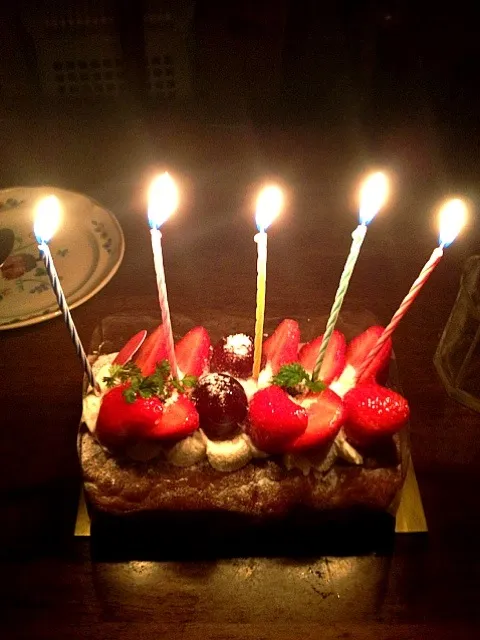 Snapdishの料理写真:18歳誕生日ケーキ∑d(ﾟ∀ﾟd)|谷口侑矢さん