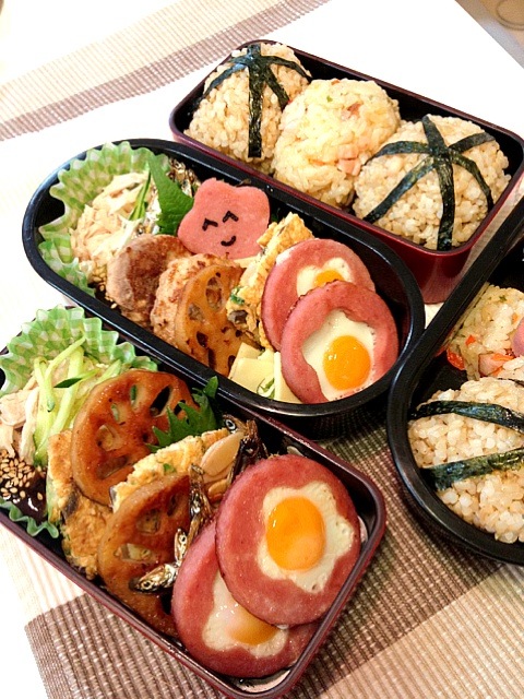 玄米鞠おにぎりと花型ウズラたまご焼き かず Snapdish スナップディッシュ Id Sdgja