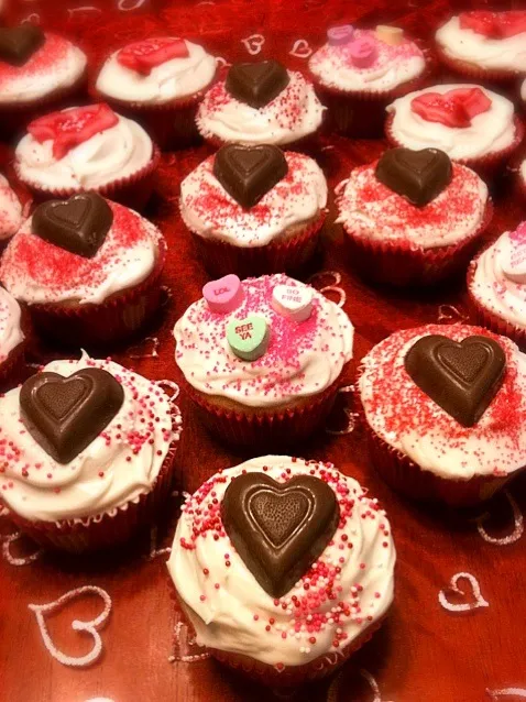 valentine cupcakes|Jen Hembreeさん