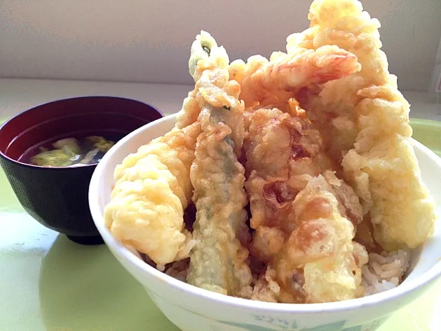 今日の社食はタワー天丼。こんもり系(^^)|ルーア・ブランカさん