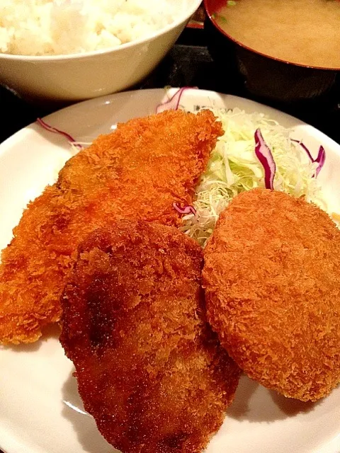 サーモンチーズフライ、メンチカツ、カニクリームコロッケ@さくら水産 #昼ごはん #昼飯 #ランチ #定食|Takashi H.さん