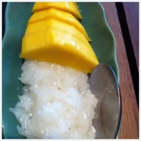 coconut sticky rice with mango|nichapaさん