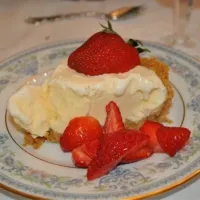 Ice Cream Pie with Fresh Strawberries|Debbie Jacksonさん