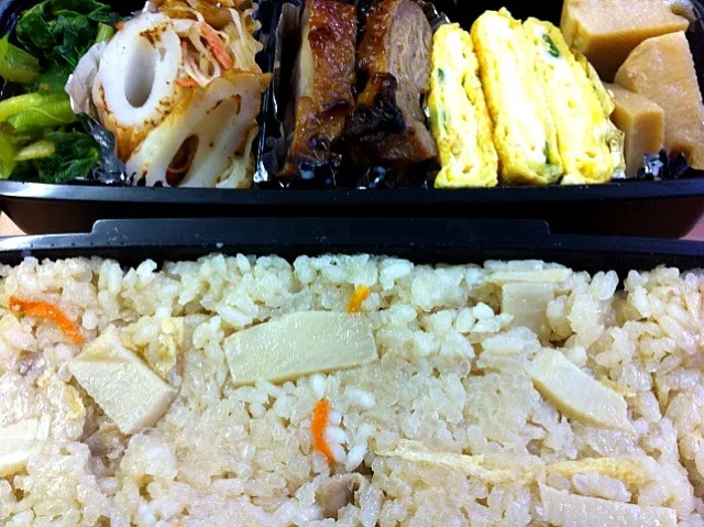 Snapdishの料理写真:タケノコご飯のお弁当|camille nelsonさん