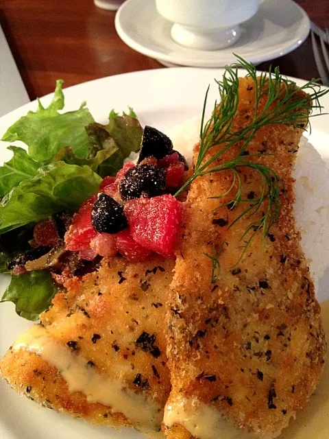 Snapdishの料理写真:panko crusted salmon with tomato olive salsa|lauren shannonさん