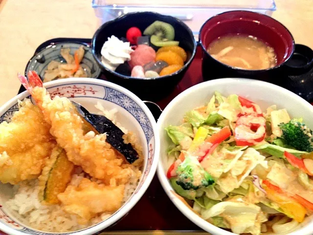 天丼とサラダうどんと桜あんみつのセット|花あらしさん