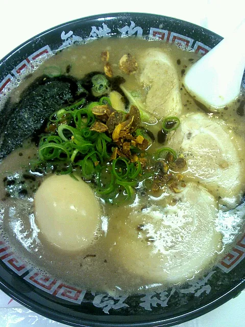 無鉄砲の黒とんこつラーメン|Nozomi Kitadeさん