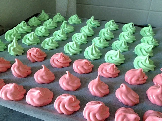 meringue kisses|sanne christensenさん