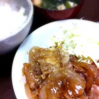 Snapdishの料理写真:生姜焼き定食|しょうこさん