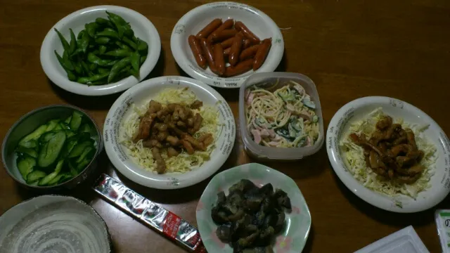 豚肉しょうが焼き＊枝豆＊ウインナー＊スパゲッティサラダ＊なすの味噌和え＊きゅうりの浅漬け＊粗びきこしょうチーズ|さかいかおりさん