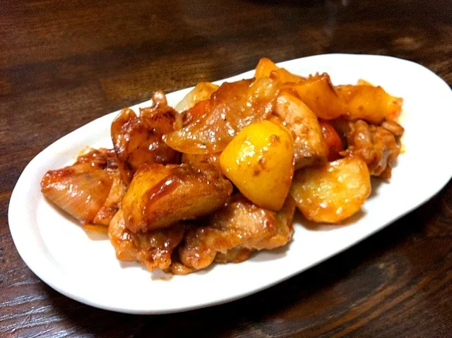 じゃがいもと豚肉の甘辛煮|土肥茜さん