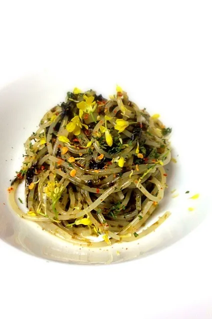 vegetarian pasta with nori, chai sim flower & chili padi|willzさん