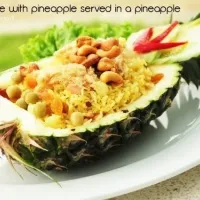 Baked rice with pineapple served a pineapple|ingingさん